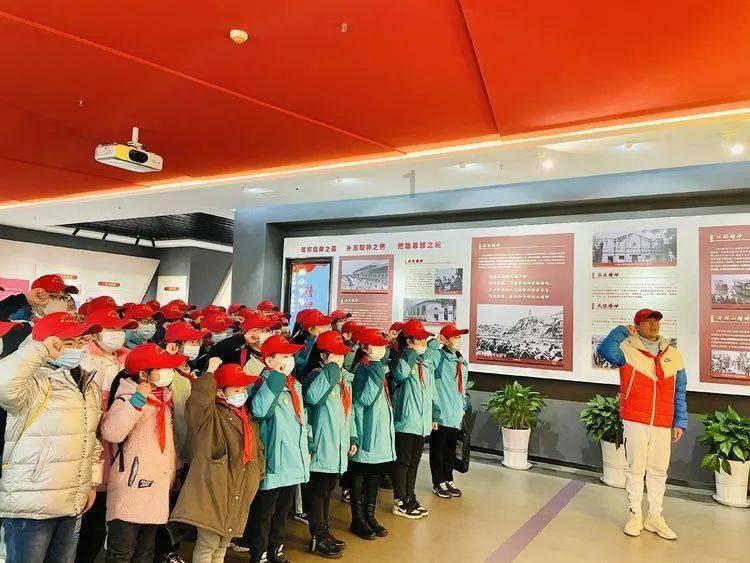妓院、加油站、泡馍馆：1933年西安潼关见闻
